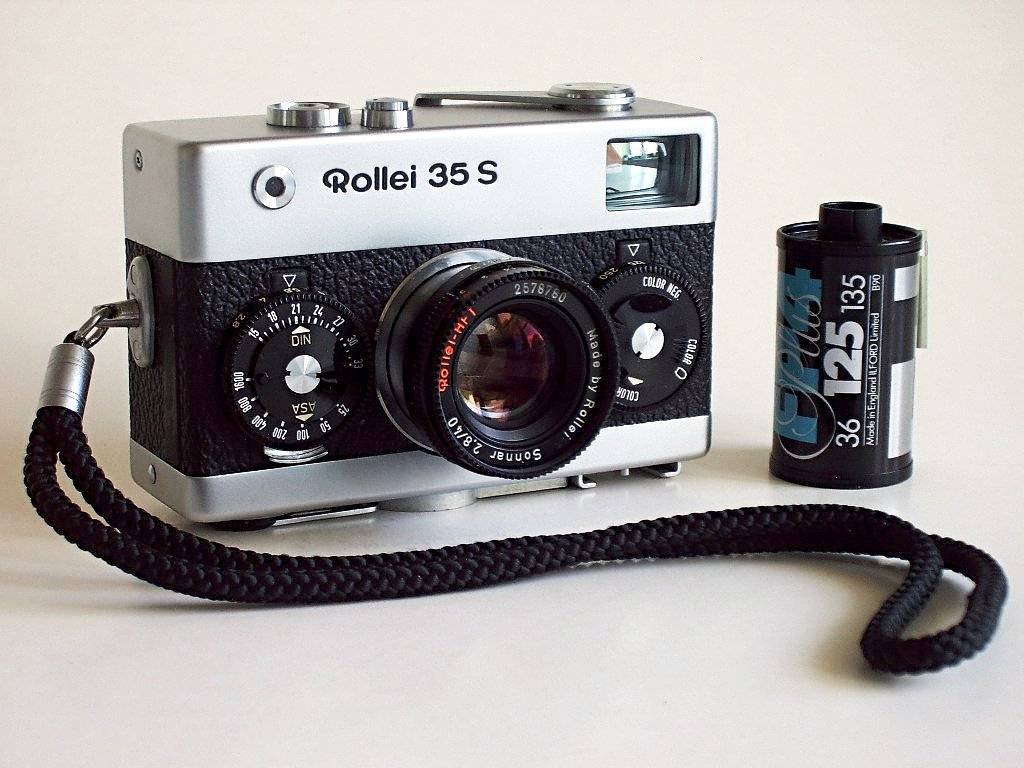 Rollei 35 เป็นกล้องฟิล์มฟูลเฟรมที่มีขนาดเล็กและน่าพกพามาก ๆ