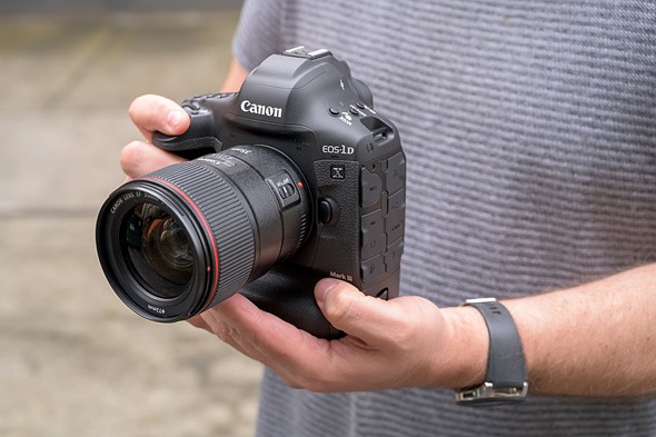 ข้อดีกล้องCanon EOS- 1D X Mark III ที่ตัวกล้องมีความแข็งแรง
